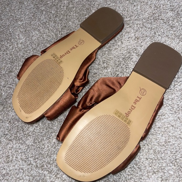 The Drop Sandals - Picture 2 of 2